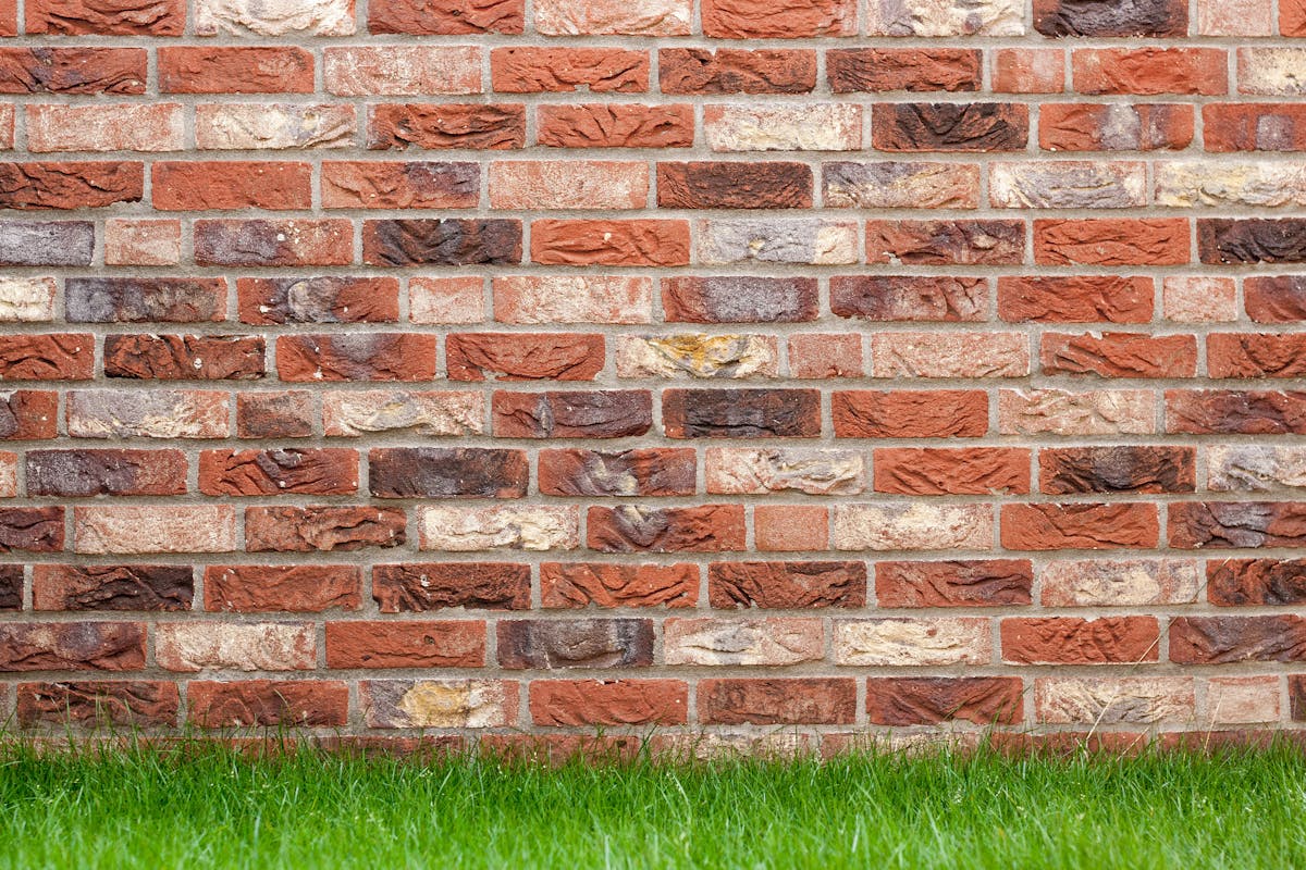 3 hole bricks size weight and price guide India 2026 — modular 190x90x90mm perforated clay bricks for construction